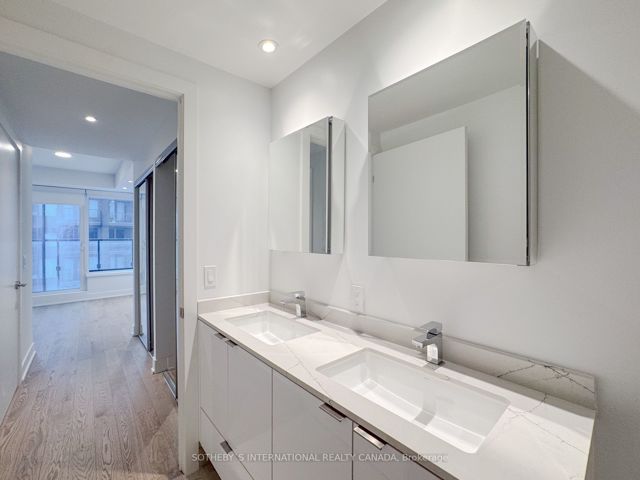 2010E - 1926 Lake Shore Blvd W