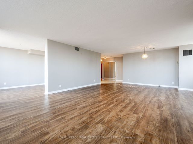 1703 - 1 Aberfoyle Cres