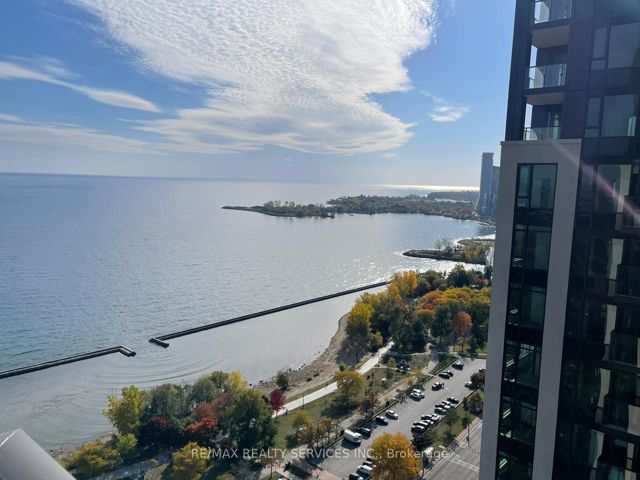 3211 - 1926 Lakeshore Blvd W