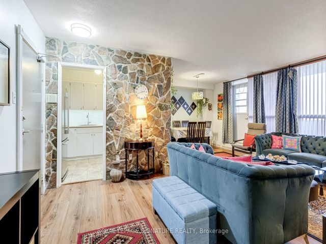 1007 - 3390 Weston Rd W