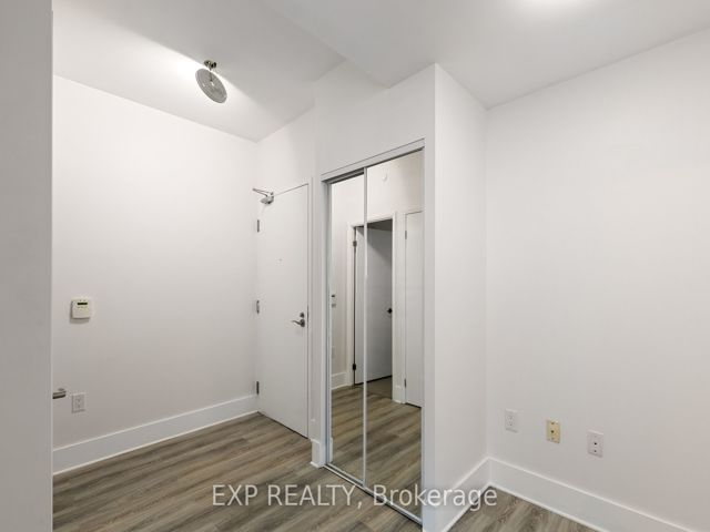 2704 - 9 Valhalla Inn Rd