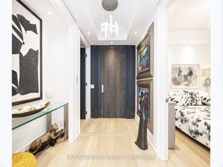 318 - 2095 Lake Shore Blvd W