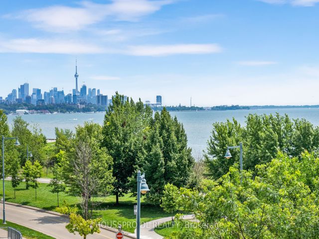 318 - 2095 Lake Shore Blvd W