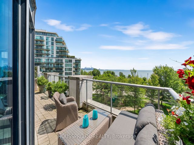 318 - 2095 Lake Shore Blvd W