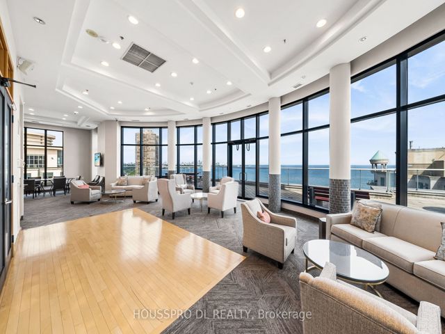 318 - 2095 Lake Shore Blvd W