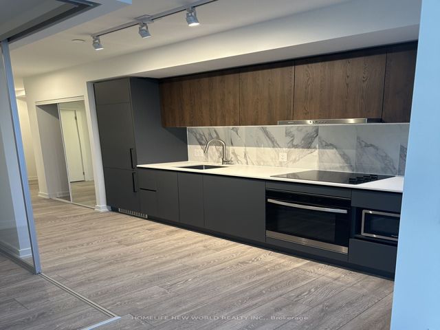 LPH 11 - 1100 Sheppard Ave W