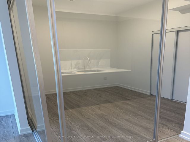 LPH 11 - 1100 Sheppard Ave W