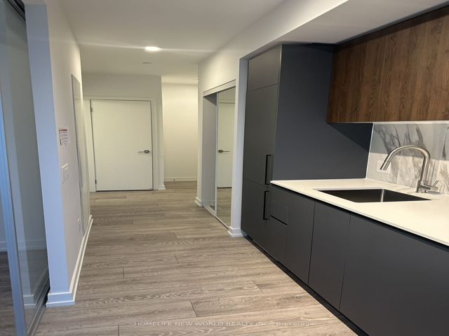 LPH 11 - 1100 Sheppard Ave W