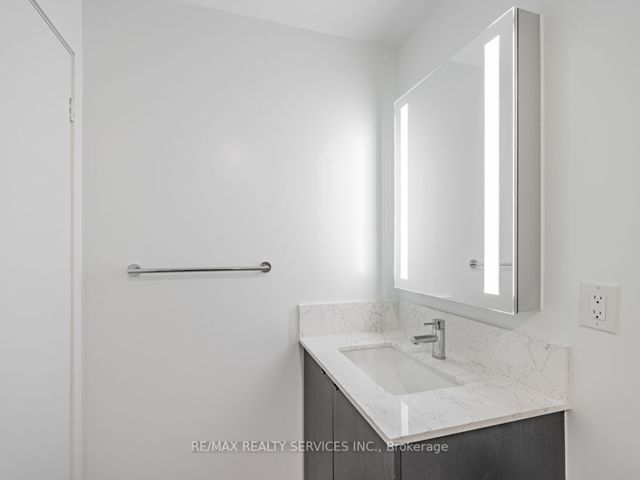 LP5 - 270 Dufferin St