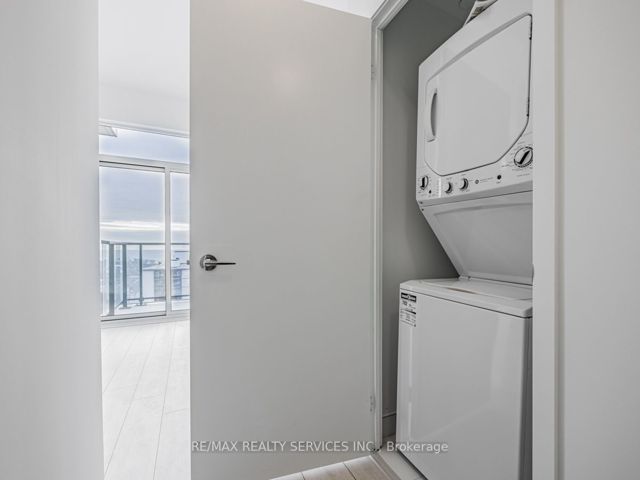 LP5 - 270 Dufferin St