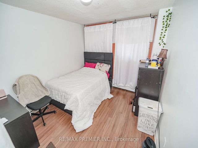 # 110 - 340 Dixon Rd
