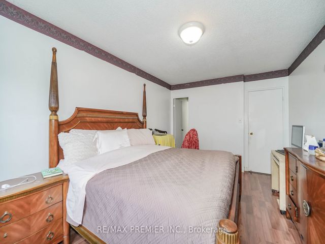 # 110 - 340 Dixon Rd