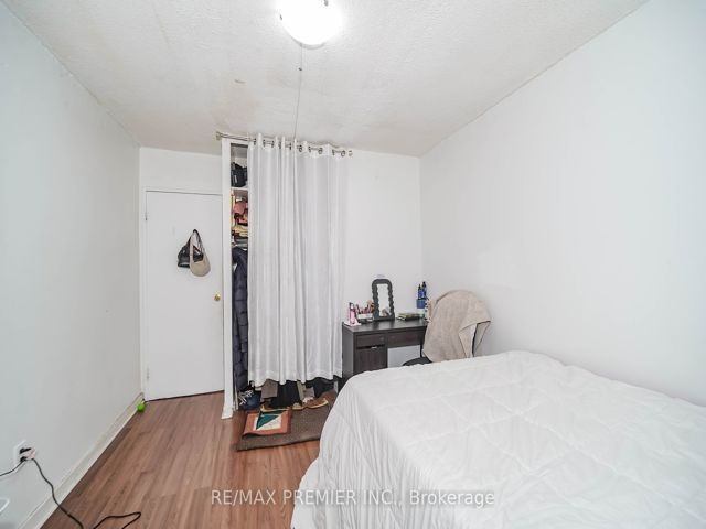 # 110 - 340 Dixon Rd