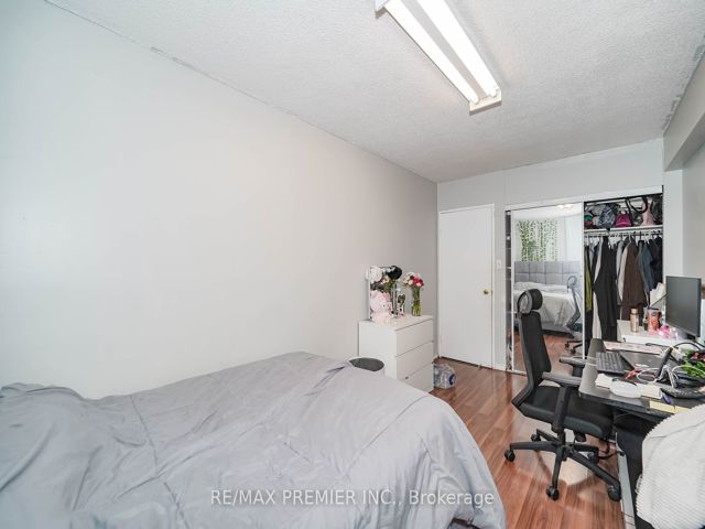 # 110 - 340 Dixon Rd
