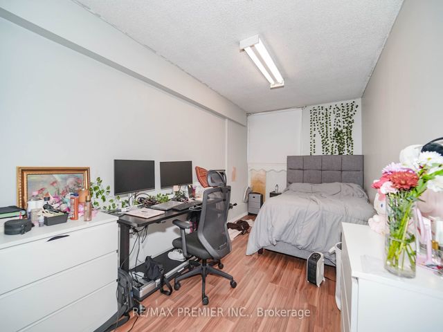 # 110 - 340 Dixon Rd
