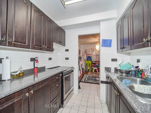 # 110 - 340 Dixon Rd