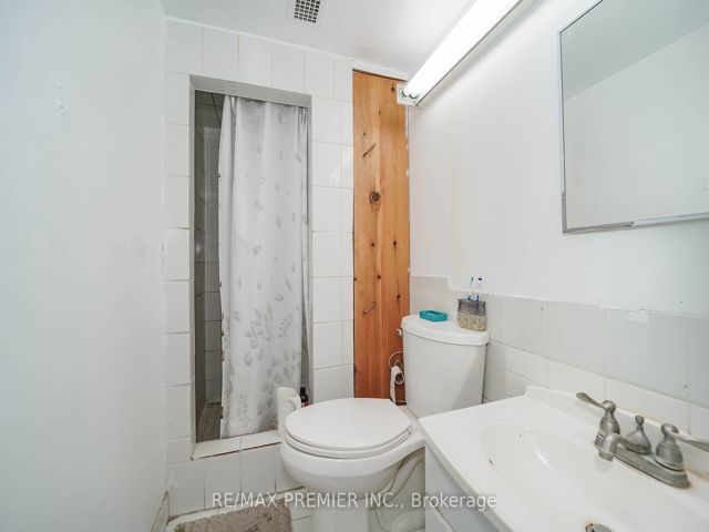 # 110 - 340 Dixon Rd