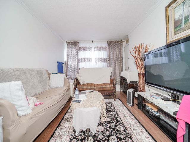 # 110 - 340 Dixon Rd