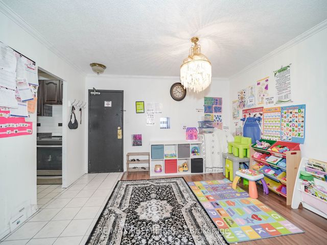 # 110 - 340 Dixon Rd