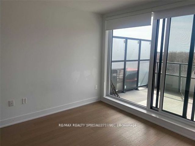 320 - 20 Shore Breeze Dr