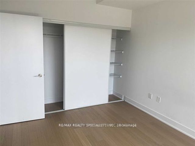 320 - 20 Shore Breeze Dr