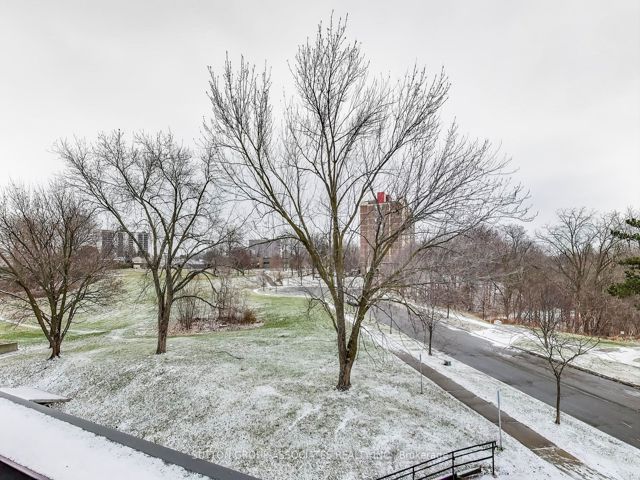 94 - 14 London Green Crt
