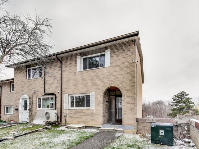 94 - 14 London Green Crt