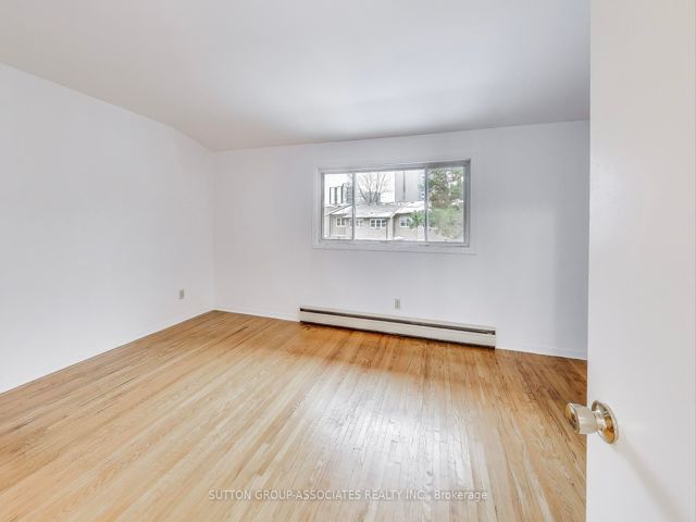 94 - 14 London Green Crt