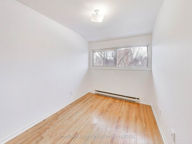 94 - 14 London Green Crt