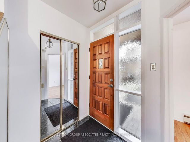 94 - 14 London Green Crt