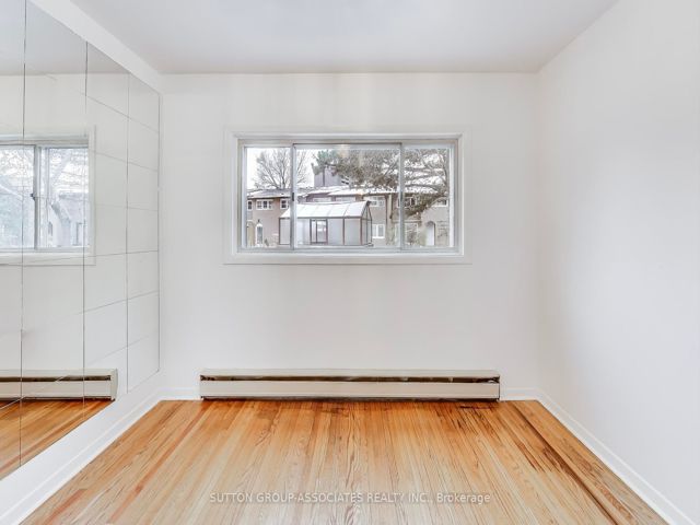 94 - 14 London Green Crt