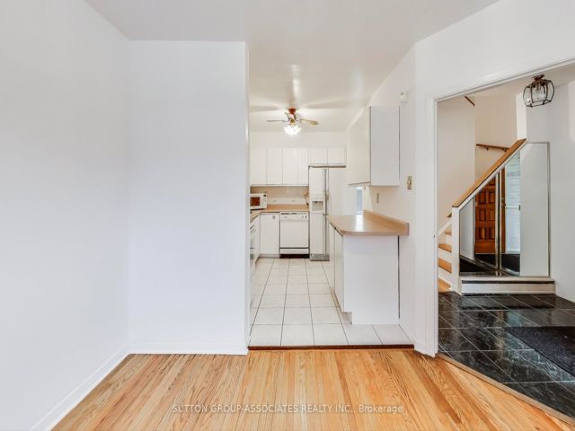 94 - 14 London Green Crt
