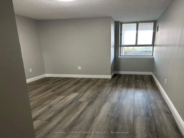 910 - 40 Panorama Crt