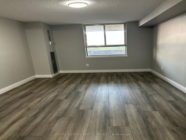 910 - 40 Panorama Crt