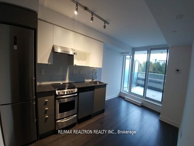 307 - 160 Flemington Rd