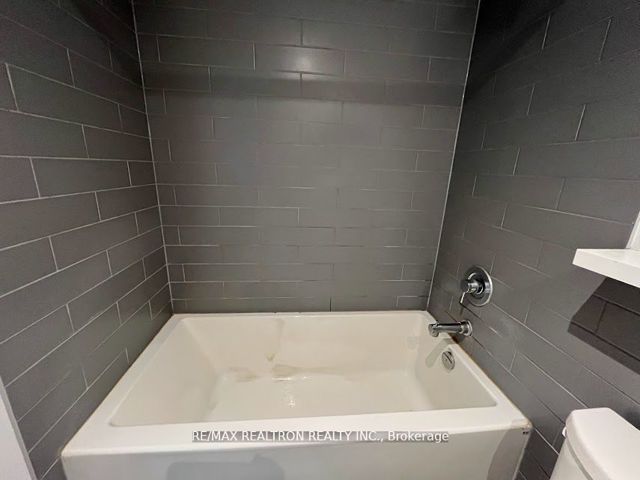 307 - 160 Flemington Rd