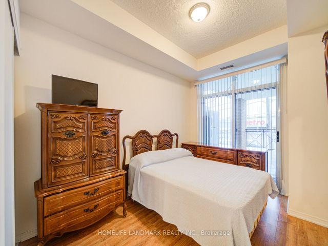 204 - 2772 Keele St