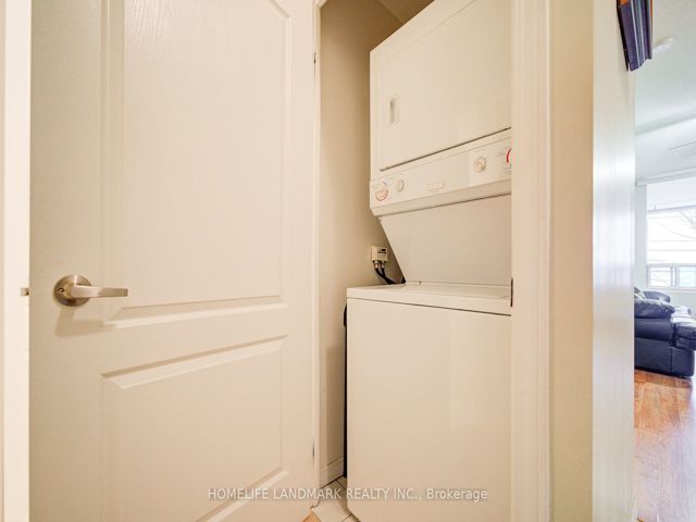 204 - 2772 Keele St