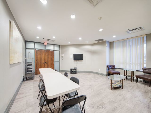 204 - 2772 Keele St