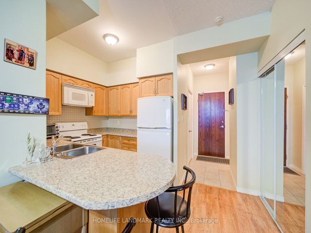204 - 2772 Keele St
