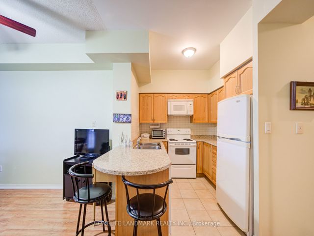 204 - 2772 Keele St
