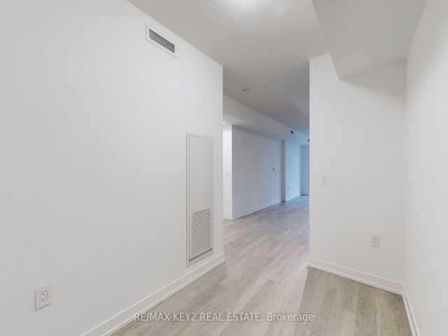 202 - 556 Marlee Ave