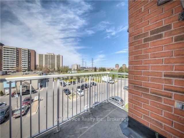 24 - 37 Four Winds Dr