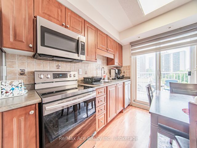 24 - 37 Four Winds Dr