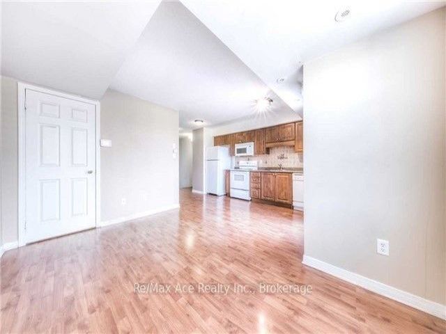 24 - 37 Four Winds Dr