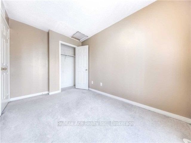 24 - 37 Four Winds Dr
