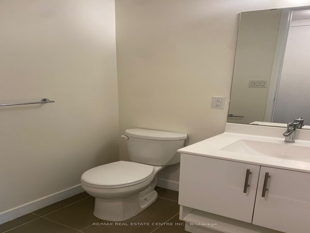 2330 - 165 Legion Rd N