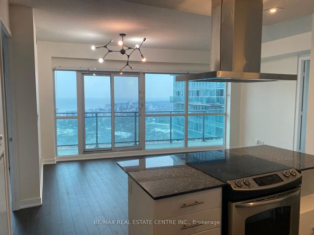 2330 - 165 Legion Rd N