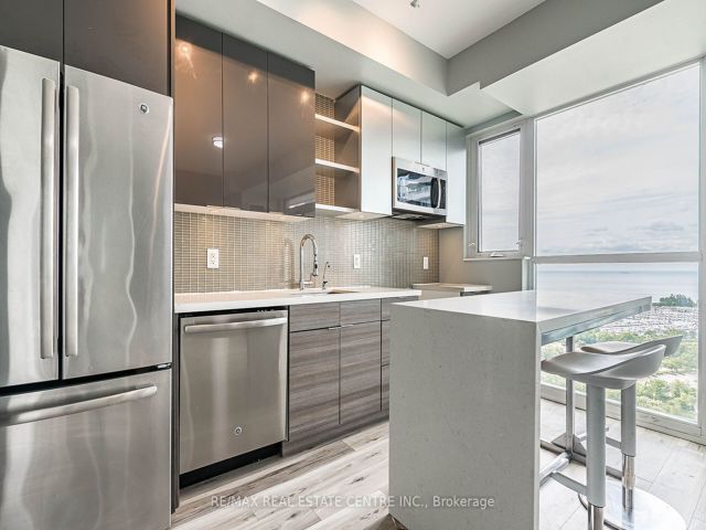 2611 - 33 Shore Breeze Dr