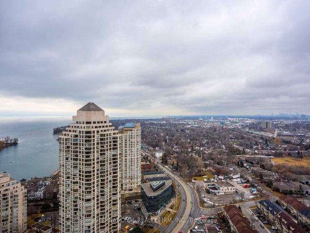 3303 - 2240 Lakeshore Blvd W